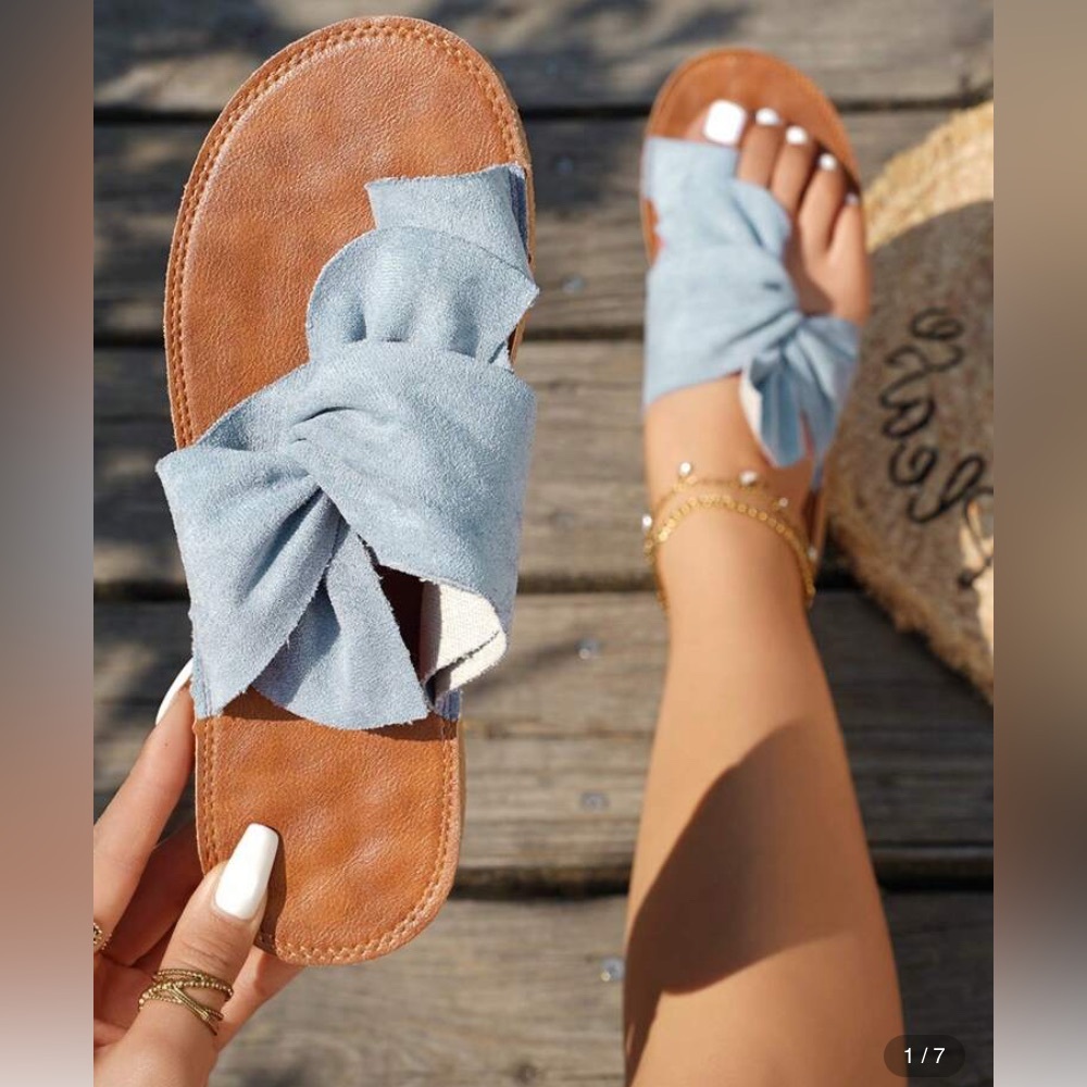 NWOT blue sandals